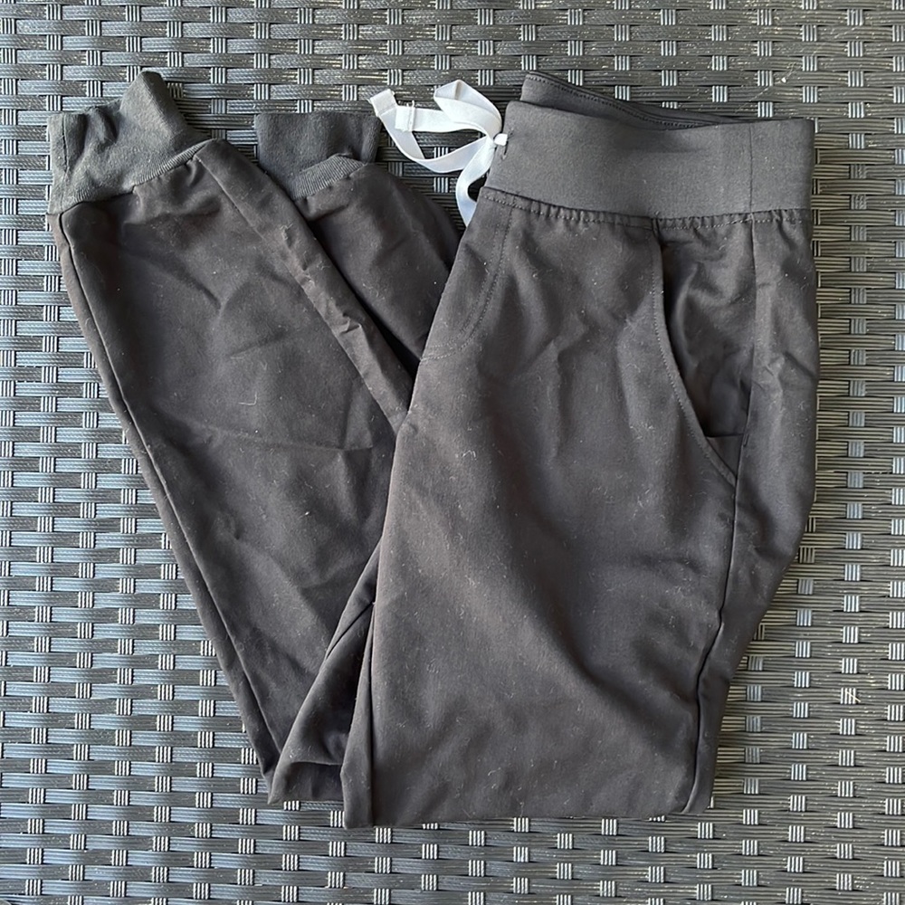 FIGS Black Women’s Jogger Scrubs XSP